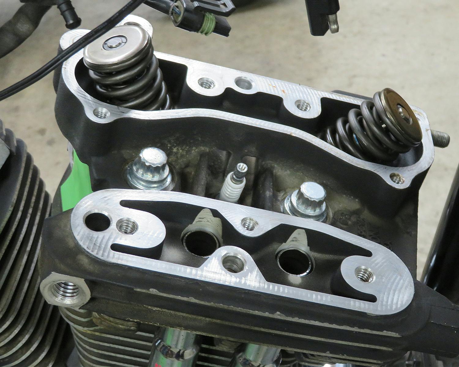 スズキ DR250R シリンダーヘッド ボルト付き K-FACTORY ONLINE SHOP / シリンダーヘッドカバーボルト（ZRX/ZZR用6本