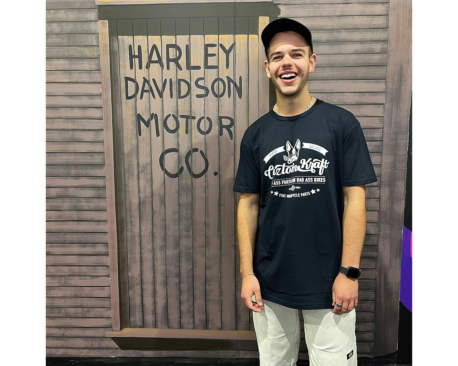 10FTU   Tシャツ　Mサイズ 日産オンラインショップ：ビッグシルエットTシャツ DATSUN ブルー